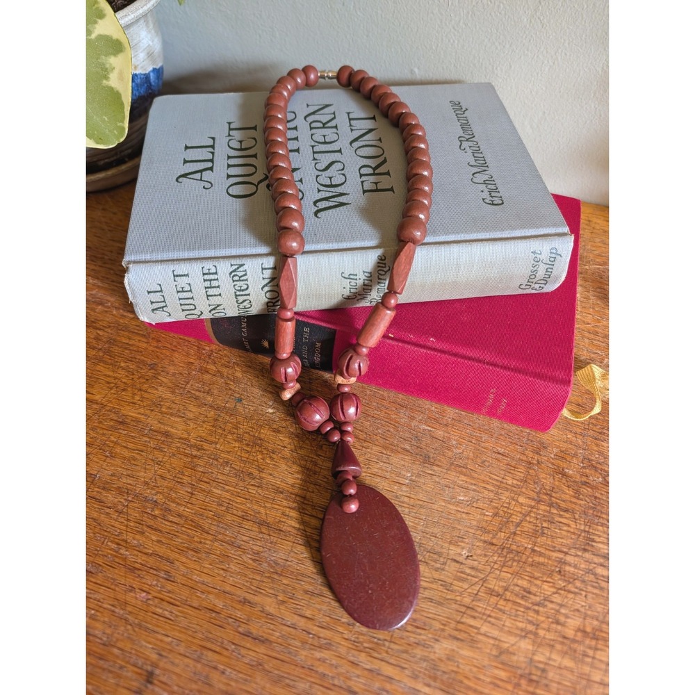 Vintage Carved Wood Bead Statement Necklace Red Brown Boho Oval Pendant 24 Inch